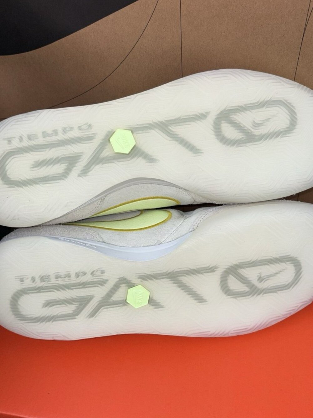 NEW Nike Tiempo Streetgato LE Soccer IQ8295-339 Olive Aura Men's Size 8 - Picture 6 of 7